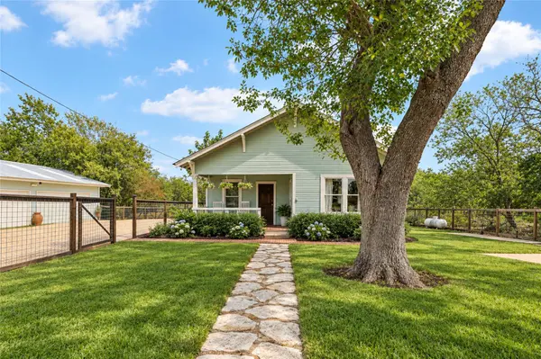 372 Old Lockhart RD, Lockhart, TX 78644