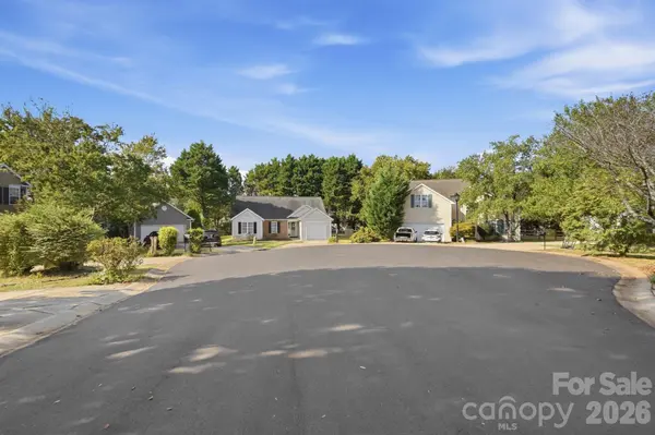 9100 Royal Highlands CT, Charlotte, NC 28277