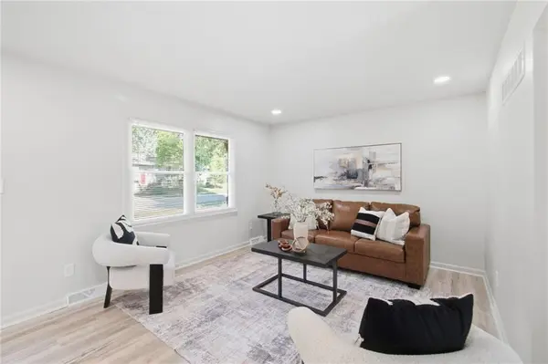 713 SW Williams ST, Lee's Summit, MO 64081
