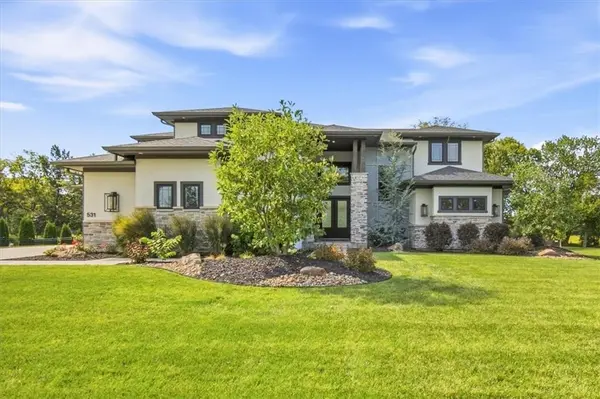 531 Southshore DR, Lake Winnebago, MO 64034