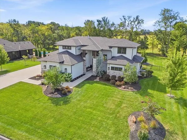 531 Southshore DR, Lake Winnebago, MO 64034