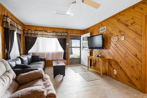 3812 E Forest Lodge LOOP, Monticello, IN 47960