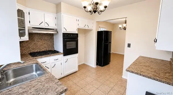 61 Mansion AVE #2 Flr, Yonkers, NY 10704