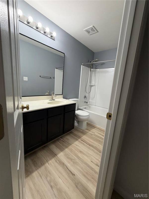 2151 Orchid Blossom CT, St Peters, MO 63376