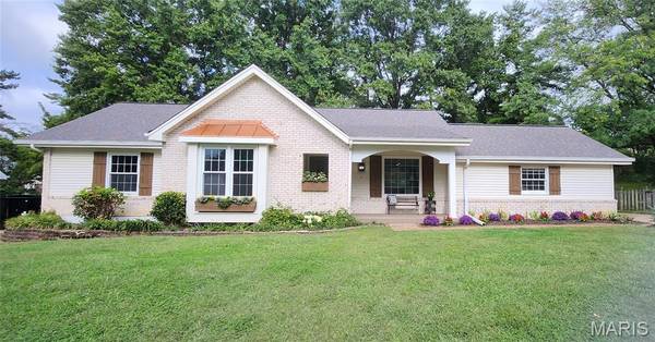 503 Briarwyck DR, Ballwin, MO 63011