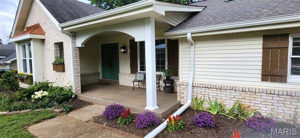503 Briarwyck DR, Ballwin, MO 63011