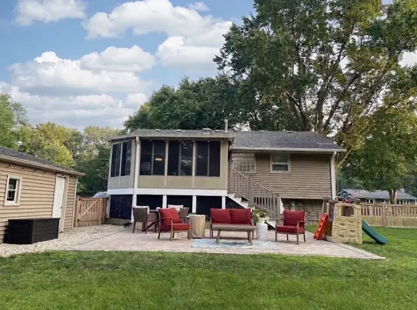 15670 W Sprucewood LN, Libertyville, IL 60048
