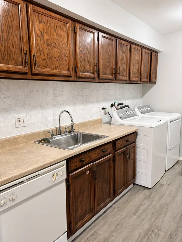 1302 S Glen CIR #C, Aurora, IL 60506