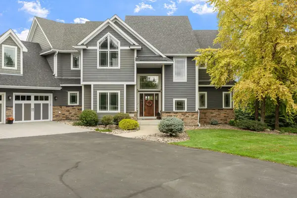 596 Hahn DR, Shakopee, MN 55379