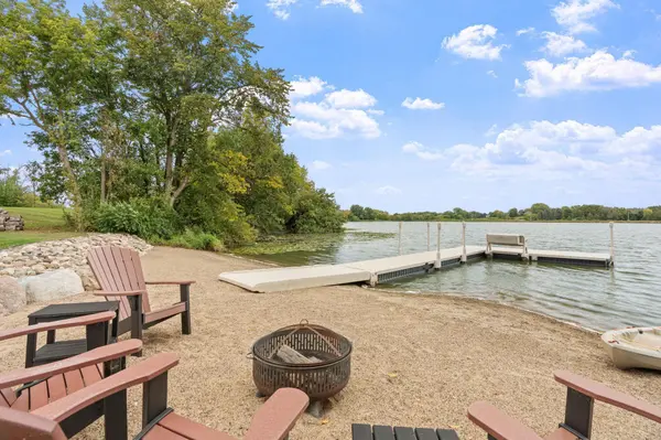 596 Hahn DR, Shakopee, MN 55379
