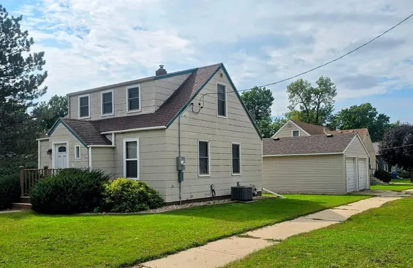 504 6th AVE SW, Pipestone, MN 56164