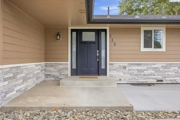 313 N Road 35, Pasco, WA 99301