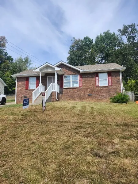 355 Donna Dr, Clarksville, TN 37042