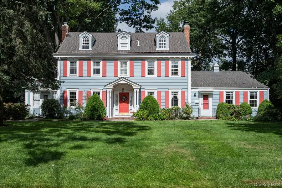 41 Butler ST, Westbury, NY 11590