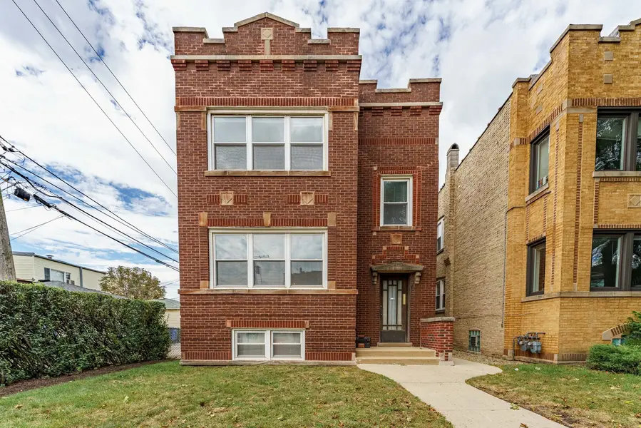 3614 N Troy ST, Chicago, IL 60618