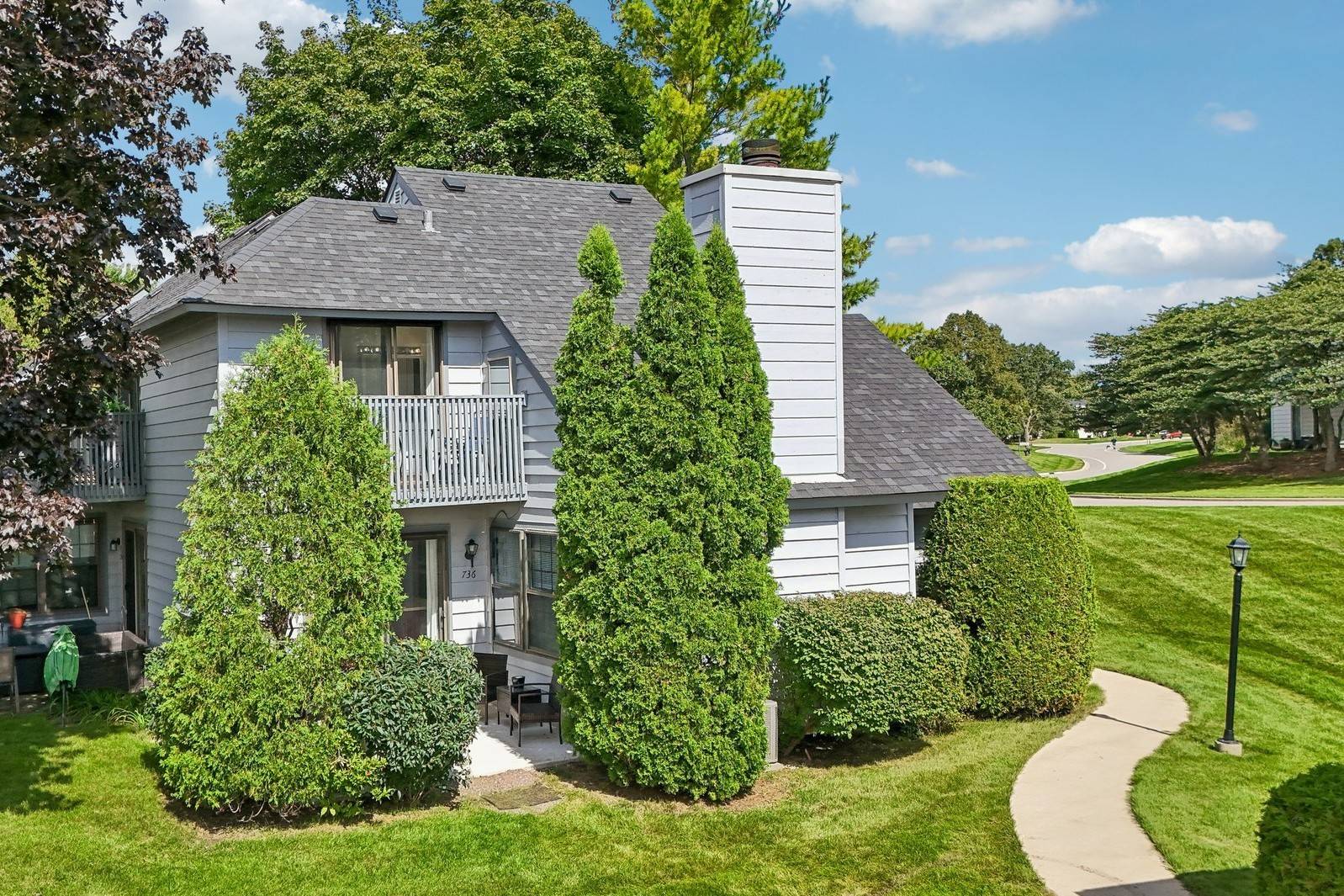 736 Glen WAY, Gurnee, IL 60031