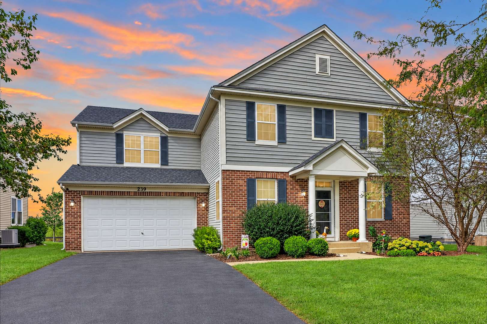 239 Bluegrass Pkwy, Oswego, IL 60543