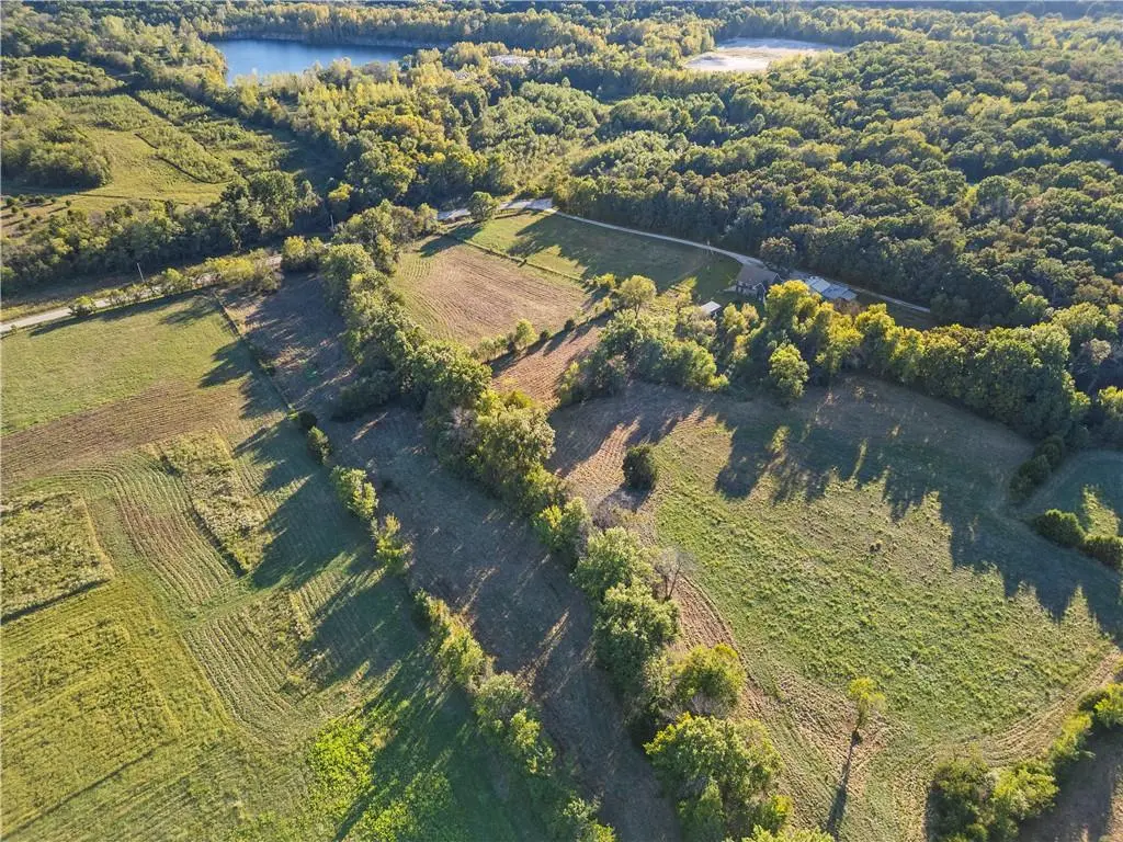 27785 E E HWY, Milo, MO 64767