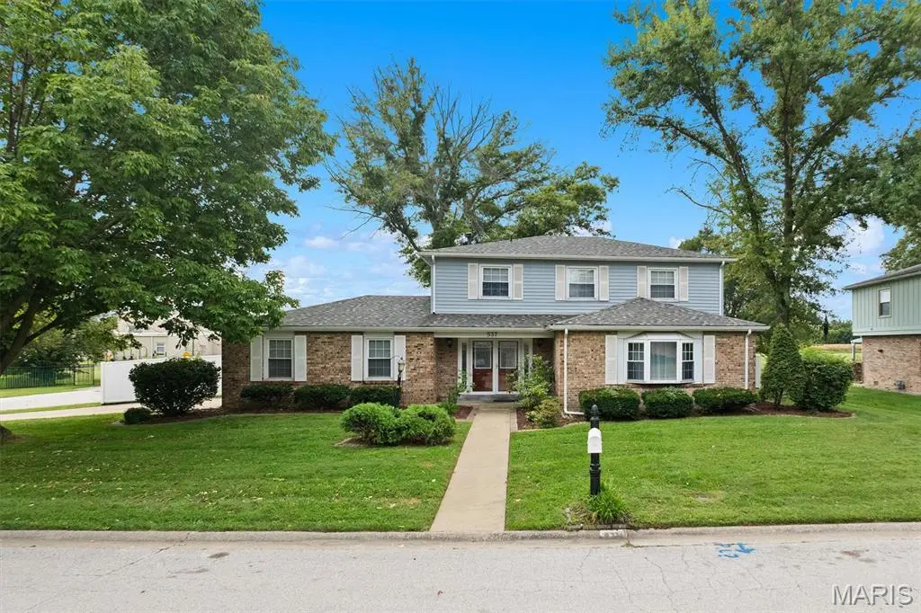 537 Windrift DR, Belleville, IL 62221