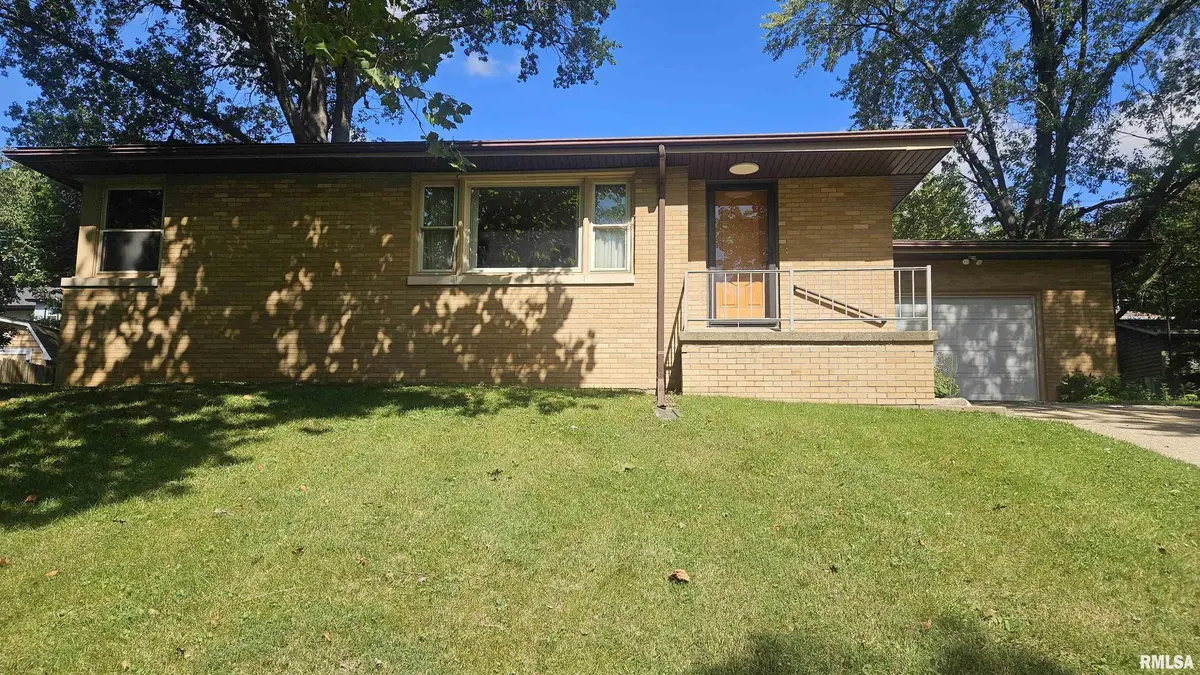 343 S SYCAMORE TER, Canton, IL 61520