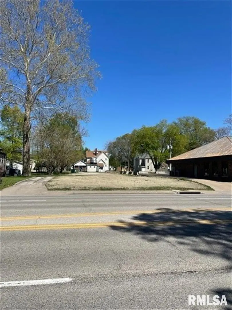 521 N LAFAYETTE ST, Macomb, IL 61455