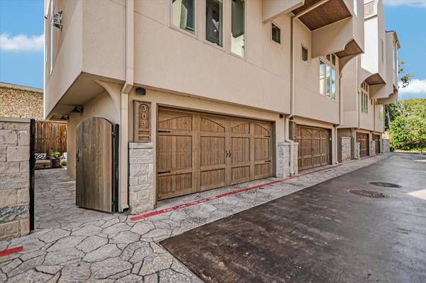 2300 Enfield RD #303, Austin, TX 78703