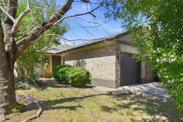 1918 Nicole CIR #B, Round Rock, TX 78664