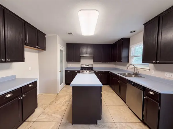 1722 Woods BLVD, Round Rock, TX 78681