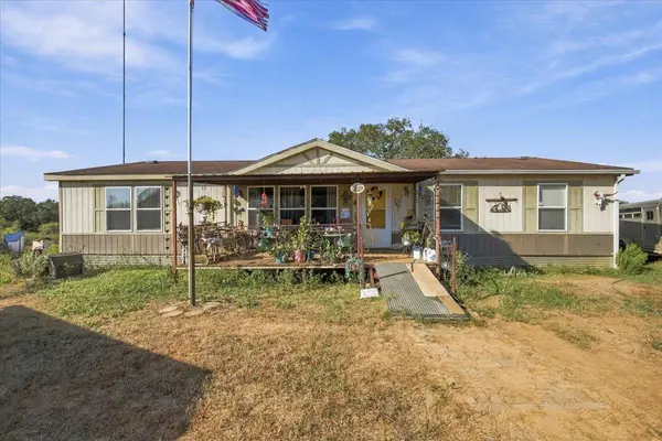 4321 County Road 444, Waelder, TX 78959