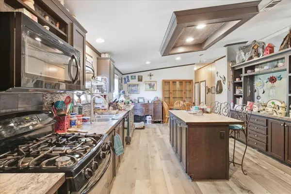 4321 County Road 444, Waelder, TX 78959