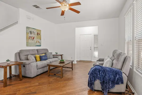 3206 Barksdale DR, Austin, TX 78725