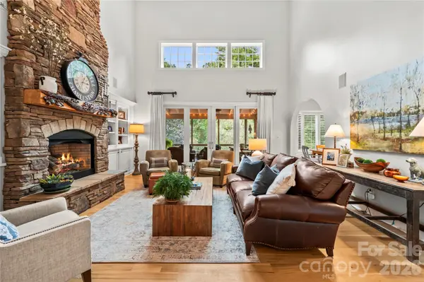 1637 Olmsted DR, Asheville, NC 28803