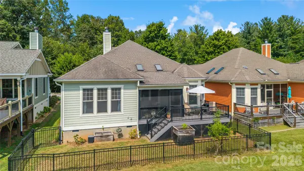 27 Dreambird DR, Leicester, NC 28748