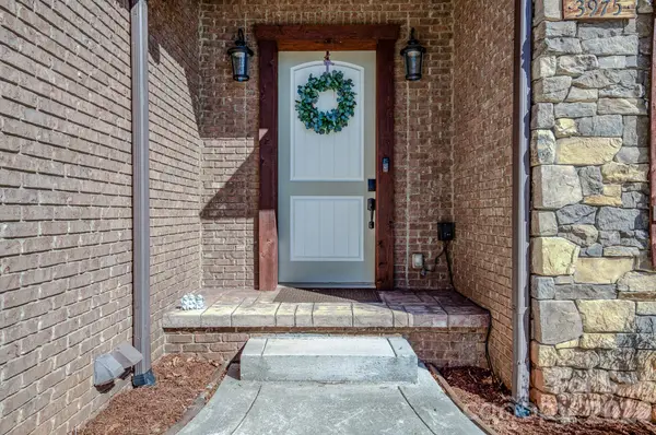 3975 Plantation DR, Morganton, NC 28655
