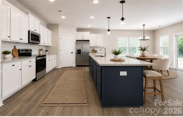 2231 Dardan Woods DR, Charlotte, NC 28215