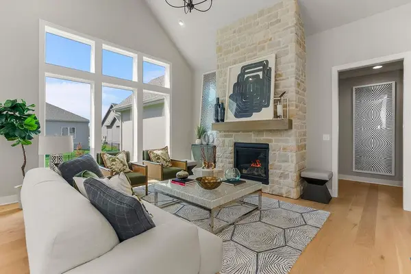 16992 S Cheshire ST, Olathe, KS 66062