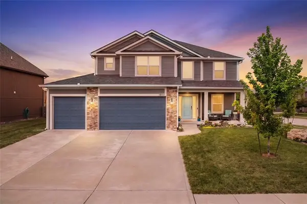 1802 VERBENA AVE, Greenwood, MO 64034