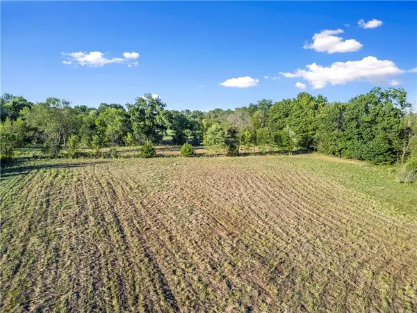 27785 E E HWY, Milo, MO 64767