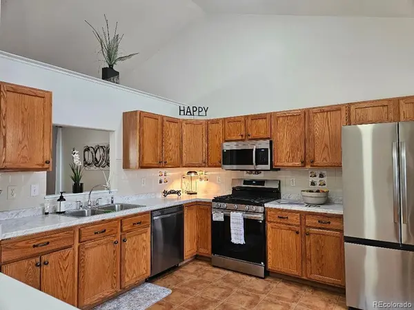 808 Idalia, Aurora, CO 80011
