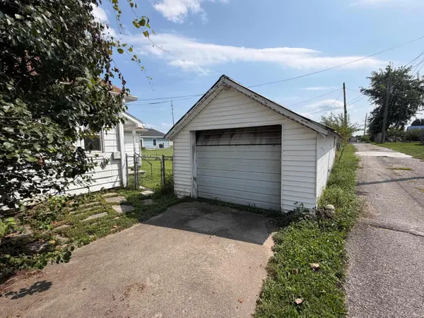 1314 4Th ST, Bedford, IN 47421-1821