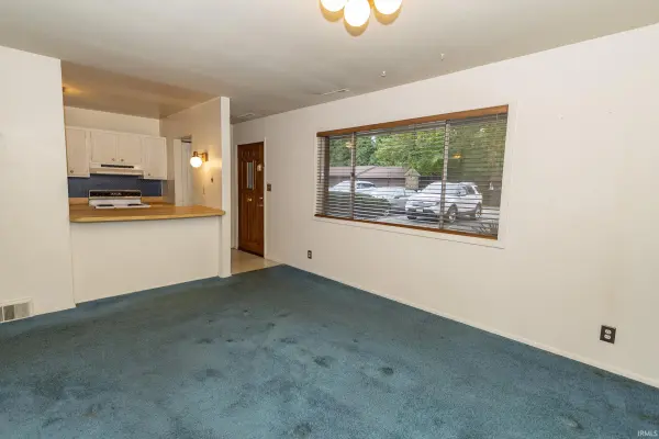 2500 Topsfield RD #Unit 205, South Bend, IN 46614