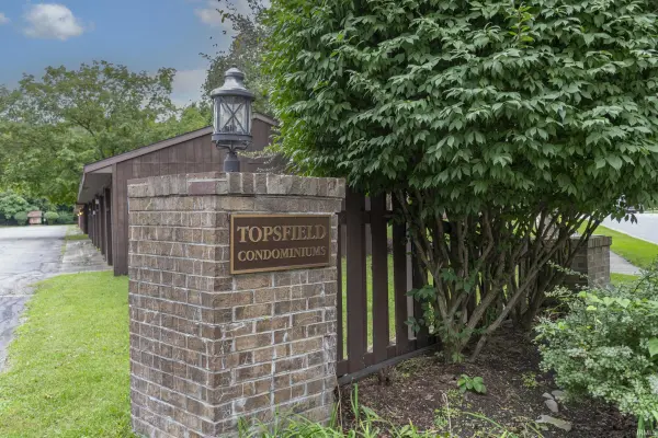 2500 Topsfield RD #Unit 205, South Bend, IN 46614