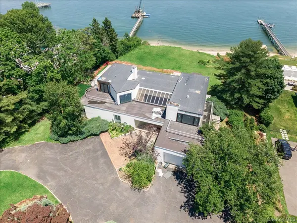 2 Todd DR, Sands Point, NY 11050
