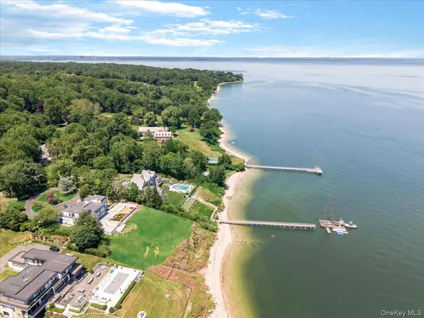 2 Todd DR, Sands Point, NY 11050