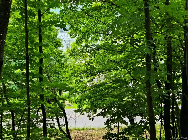 Edgemere AVE, Greenwood Lake, NY 10925