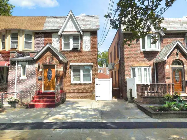 89-07 Vanderveer ST, Queens Village, NY 11427