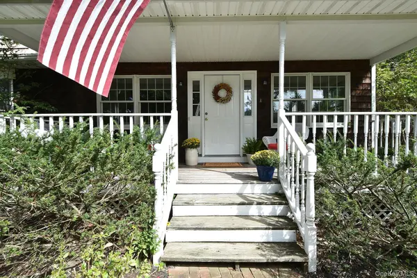 11 Urbans RD, Sound Beach, NY 11789