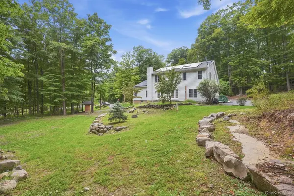 59 Carney RD, Ulster Park, NY 12487