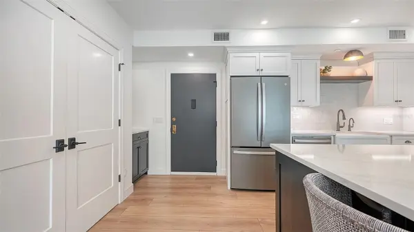 1102 BENJAMIN FRANKLIN DR #810, Sarasota, FL 34236