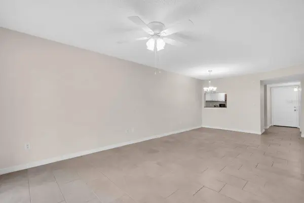 7294 CLOISTER DR #4, Sarasota, FL 34231